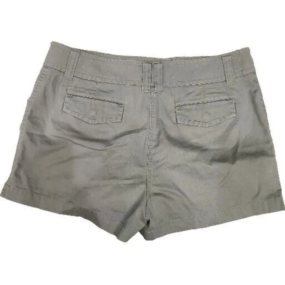 New York & Company Flat Front Casual Olive Green Chino Shorts Women Size 14 - Picture 2 of 4